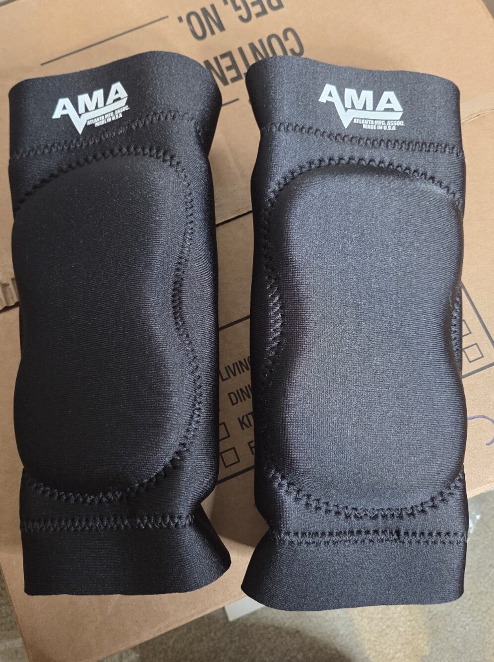 New AMA Black Knee Pads Small for pro wrestling football MMA judo sports